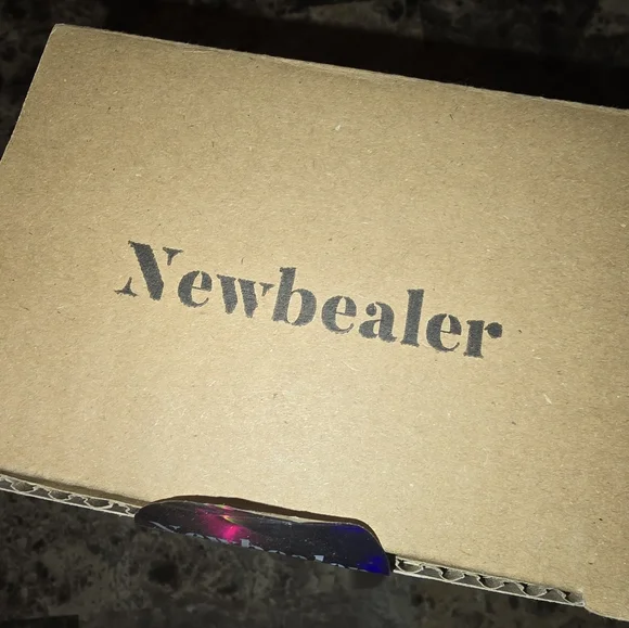 Newbealer Mini Travel Iron - Picture 8 of 9